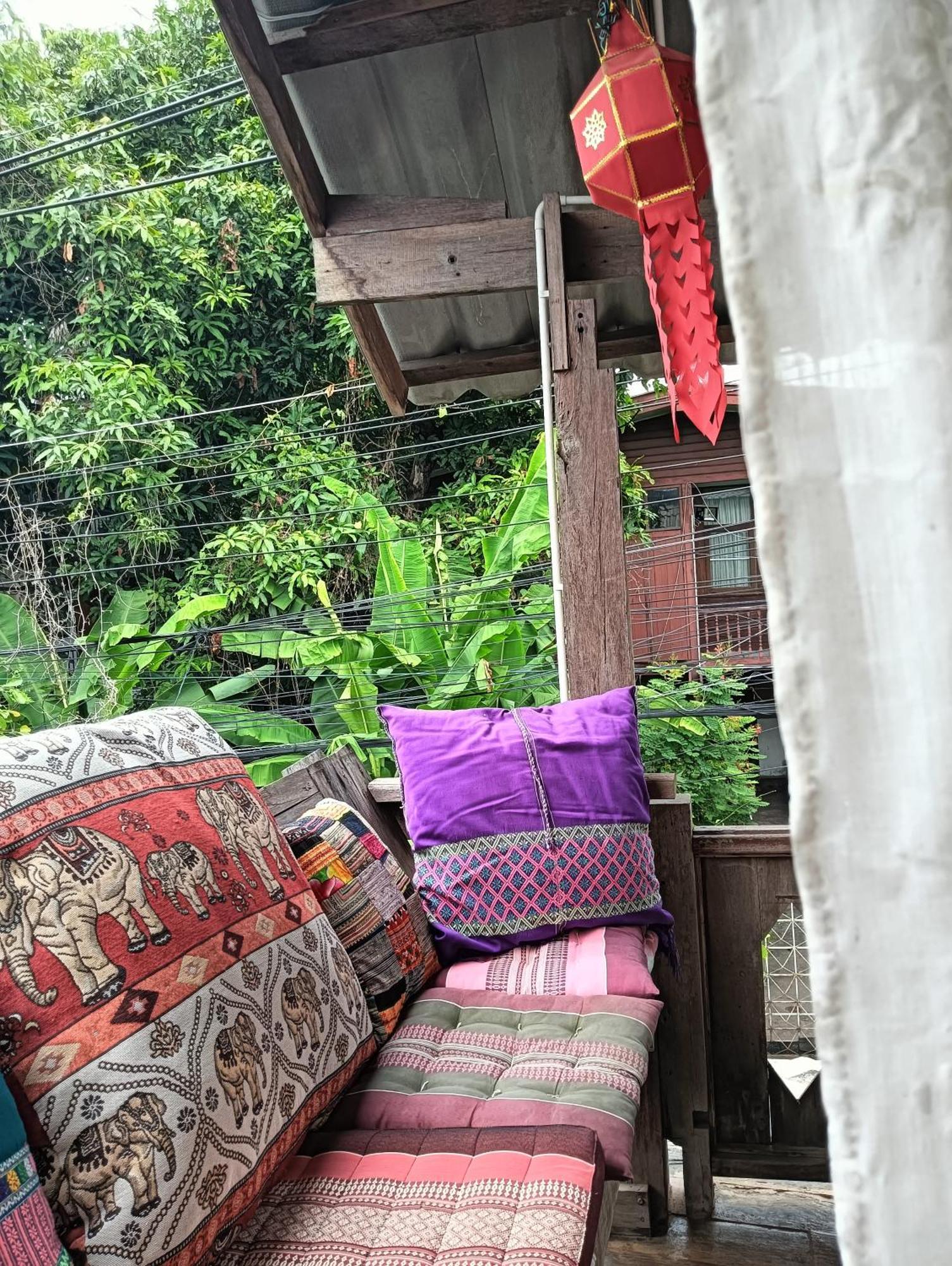 Huen Chiang Man Hostel (Adults Only) Chiang Mai Bagian luar foto