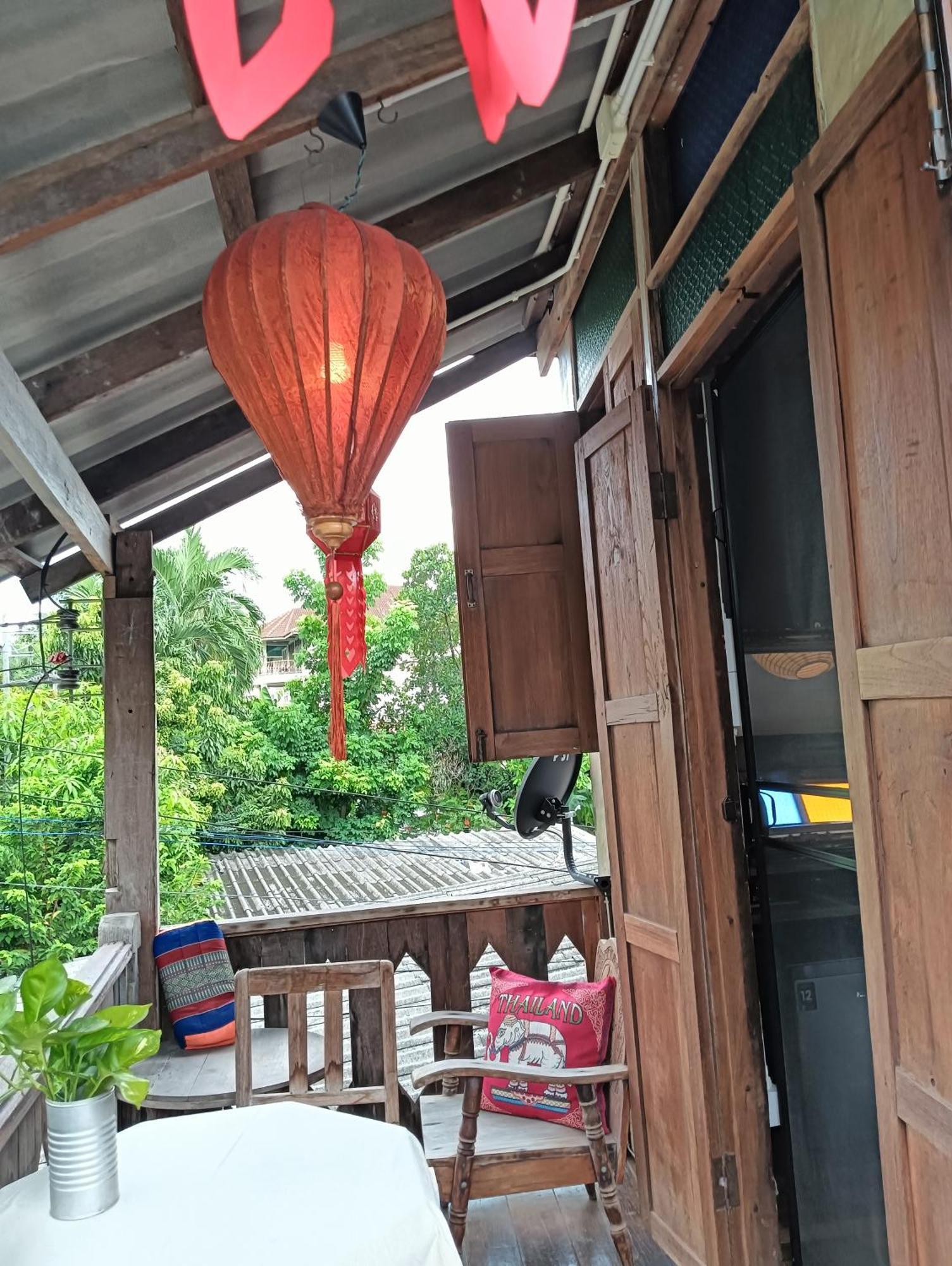 Huen Chiang Man Hostel (Adults Only) Chiang Mai Bagian luar foto