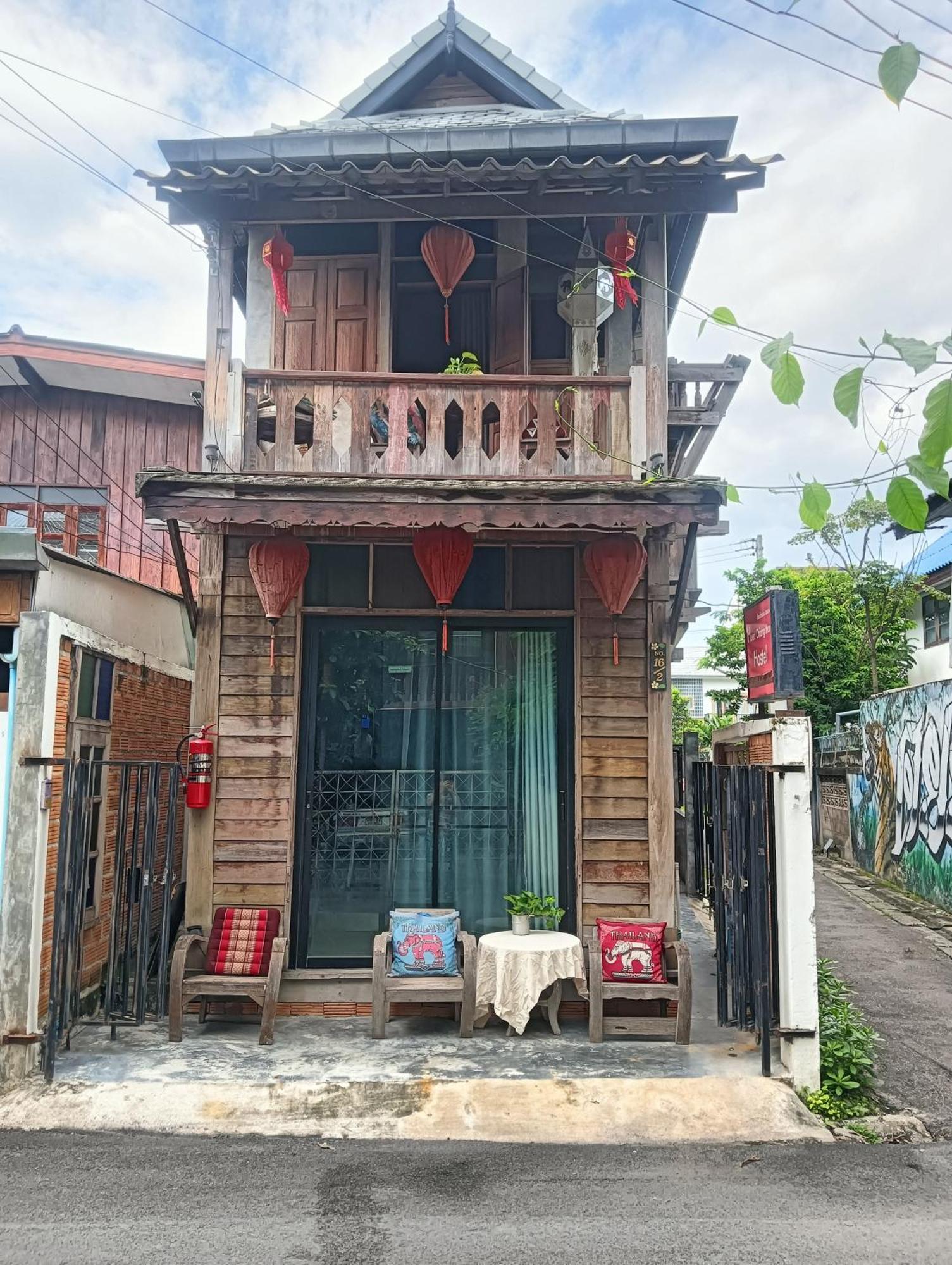 Huen Chiang Man Hostel (Adults Only) Chiang Mai Bagian luar foto