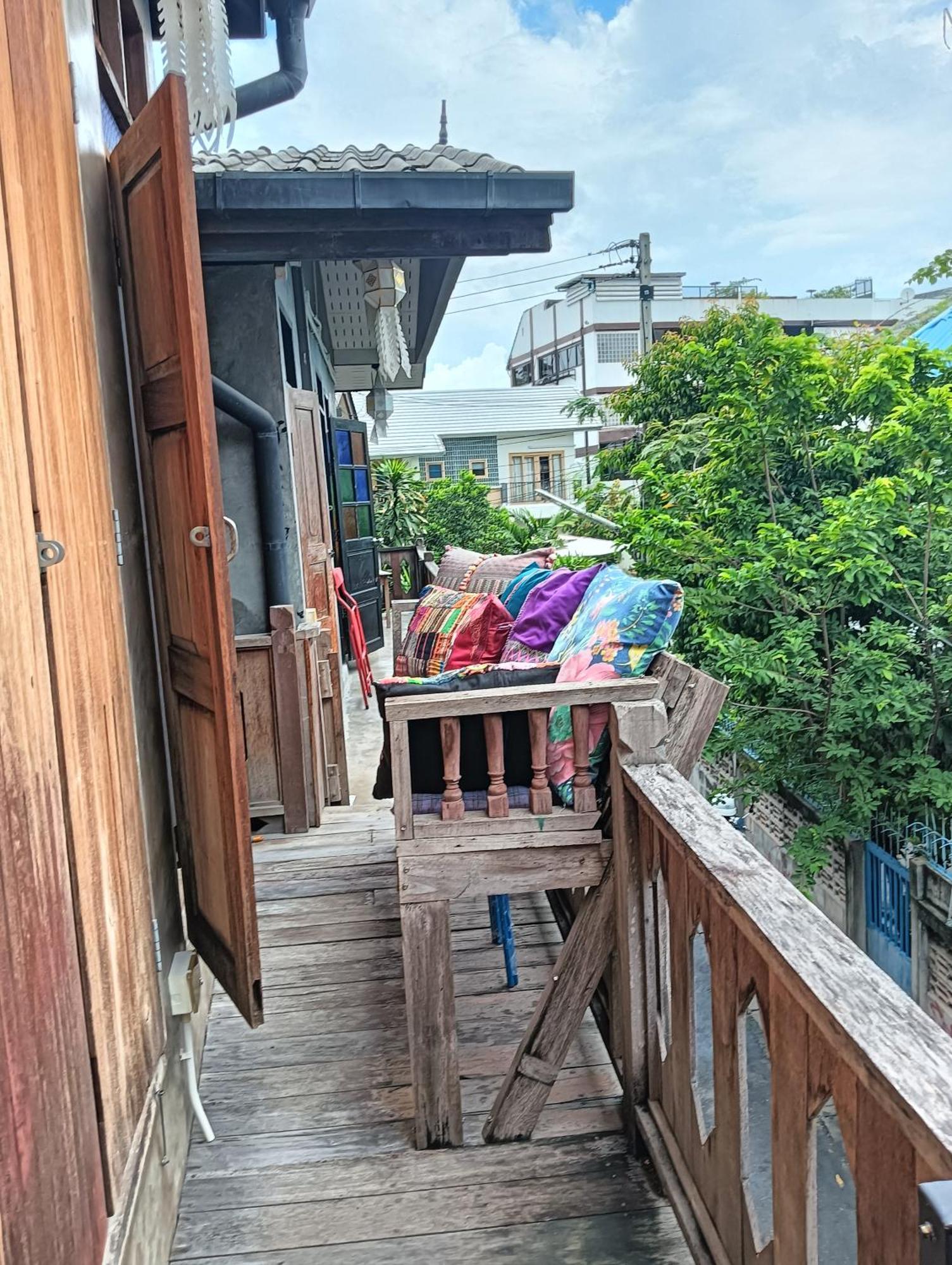 Huen Chiang Man Hostel (Adults Only) Chiang Mai Bagian luar foto