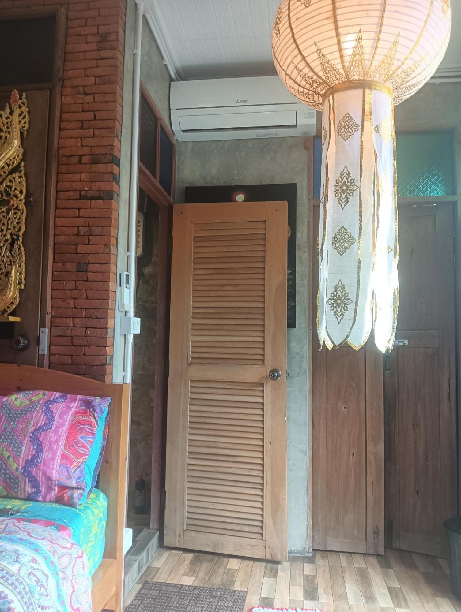 Huen Chiang Man Hostel (Adults Only) Chiang Mai Bagian luar foto