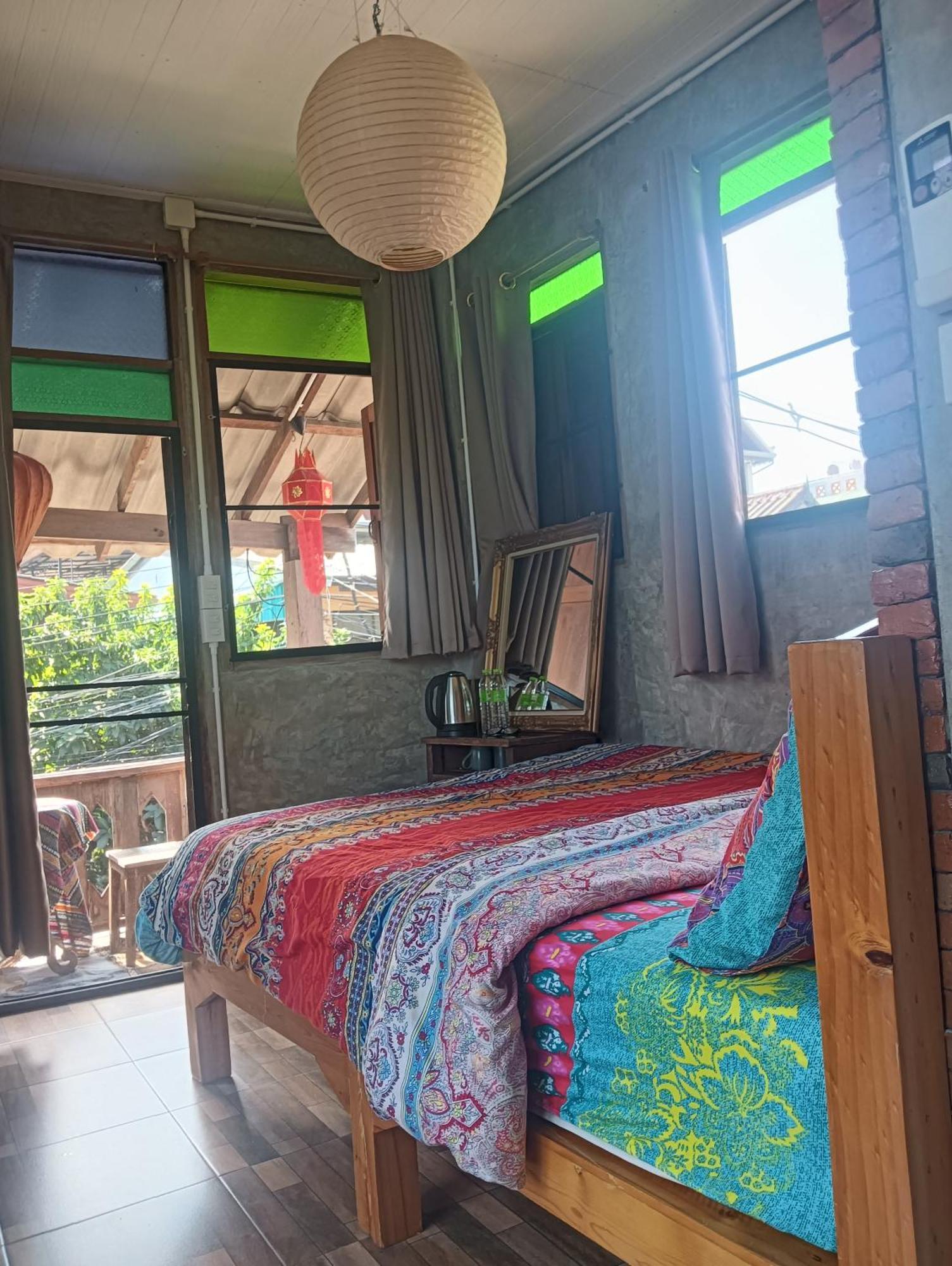 Huen Chiang Man Hostel (Adults Only) Chiang Mai Bagian luar foto
