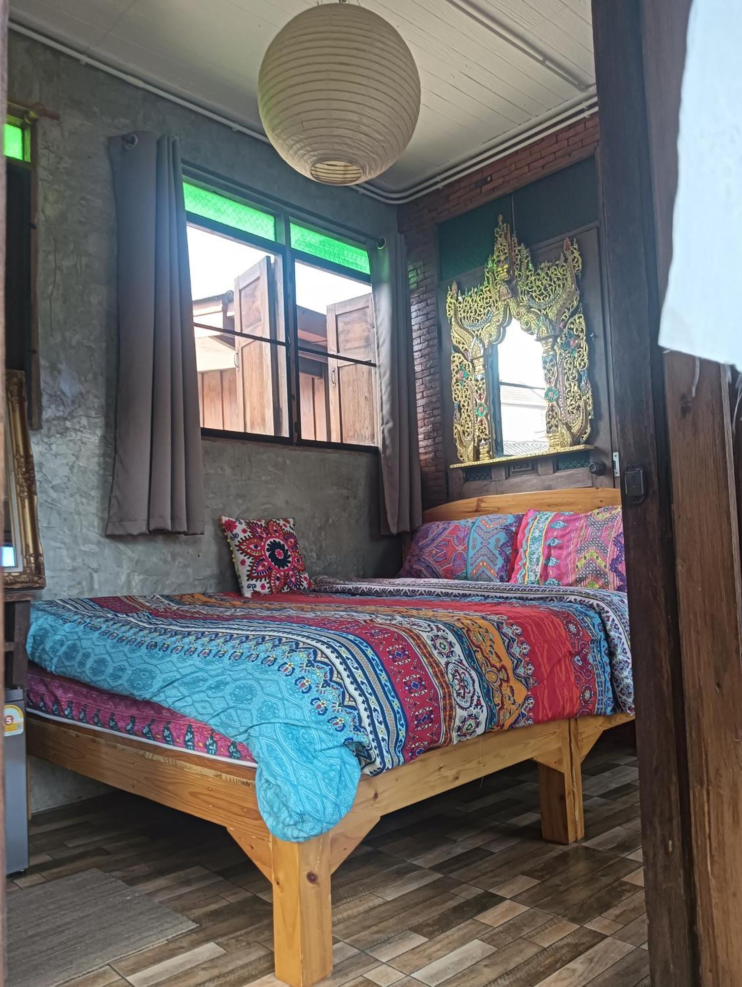 Huen Chiang Man Hostel (Adults Only) Chiang Mai Bagian luar foto