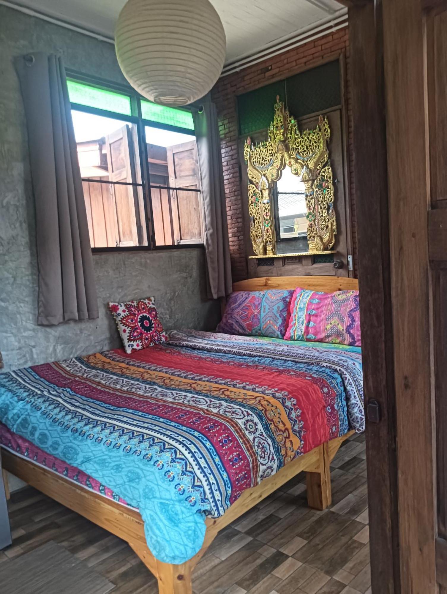 Huen Chiang Man Hostel (Adults Only) Chiang Mai Bagian luar foto